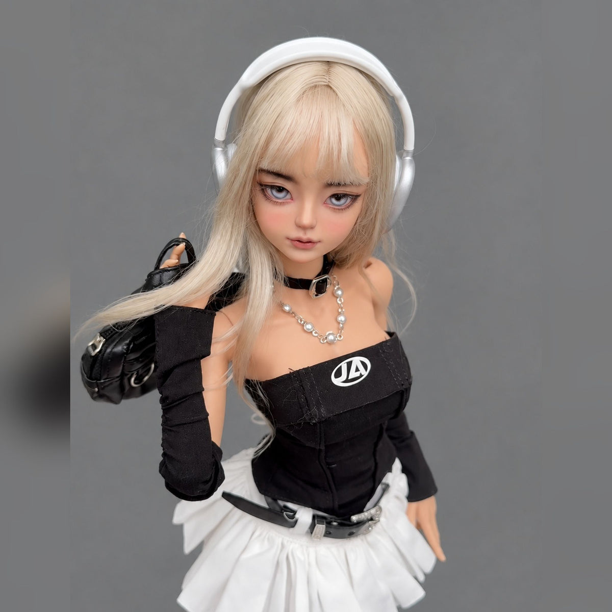 43cm 1/4 scale female BJD body styled display with doll head and outfit