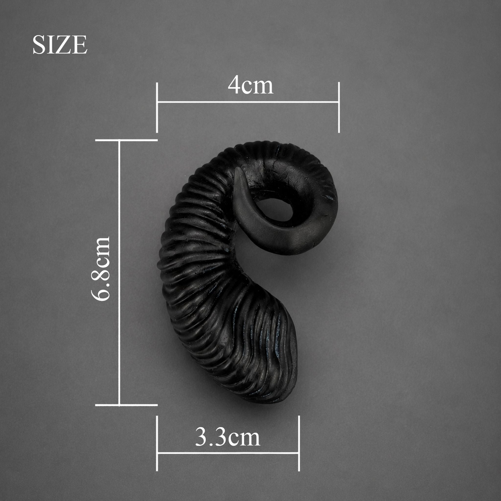 BJD doll ram horns accessory size reference, black curved horn dimensions display
