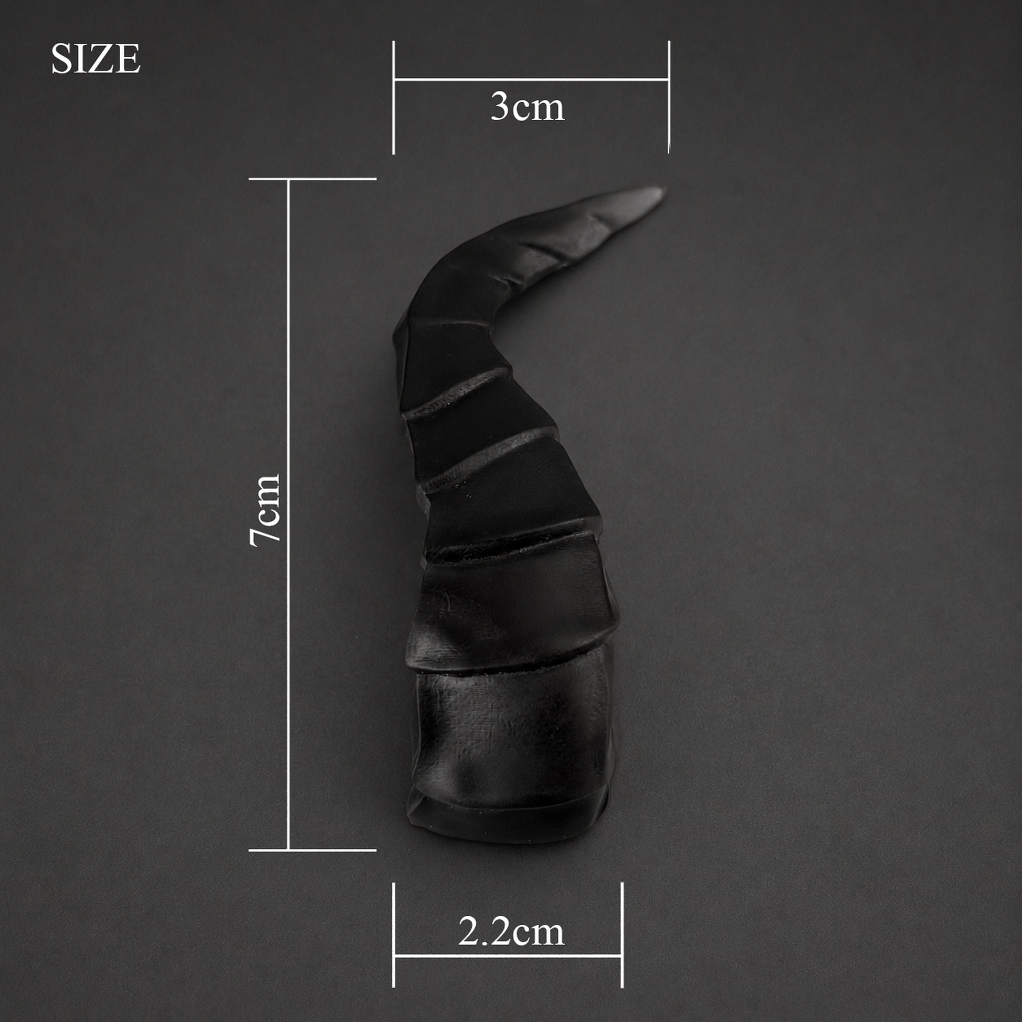 BJD doll devil horns accessory size reference, black horn dimensions display