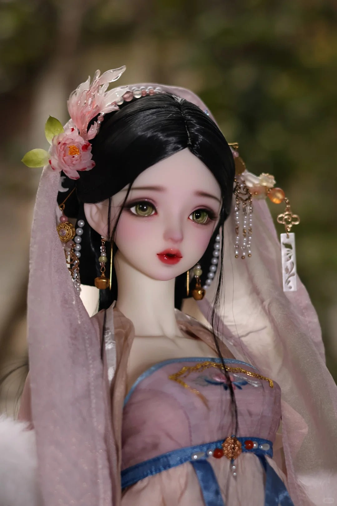 60cm BJD female doll with elegant styling and resin body proportions