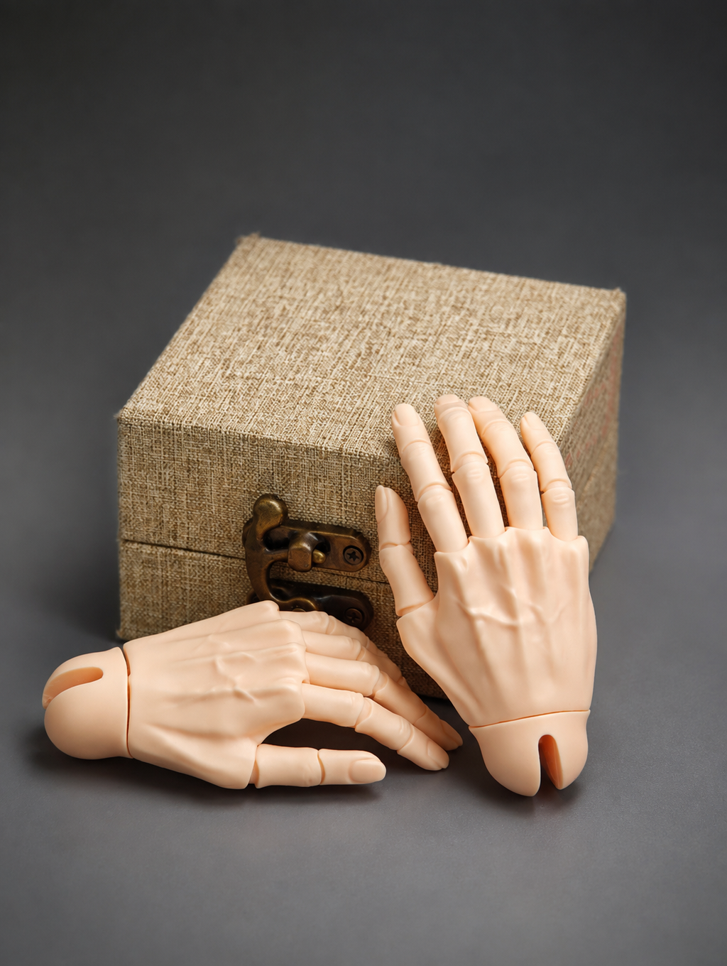 1/3 scale BJD male articulated hands with realistic vein details for doll customization