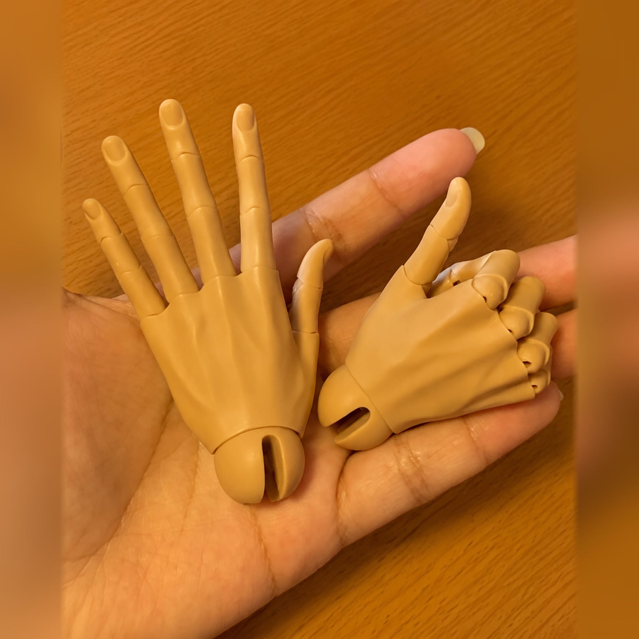 75cm Large Male BJD jointed hands displaying open hand and relaxed hand pose