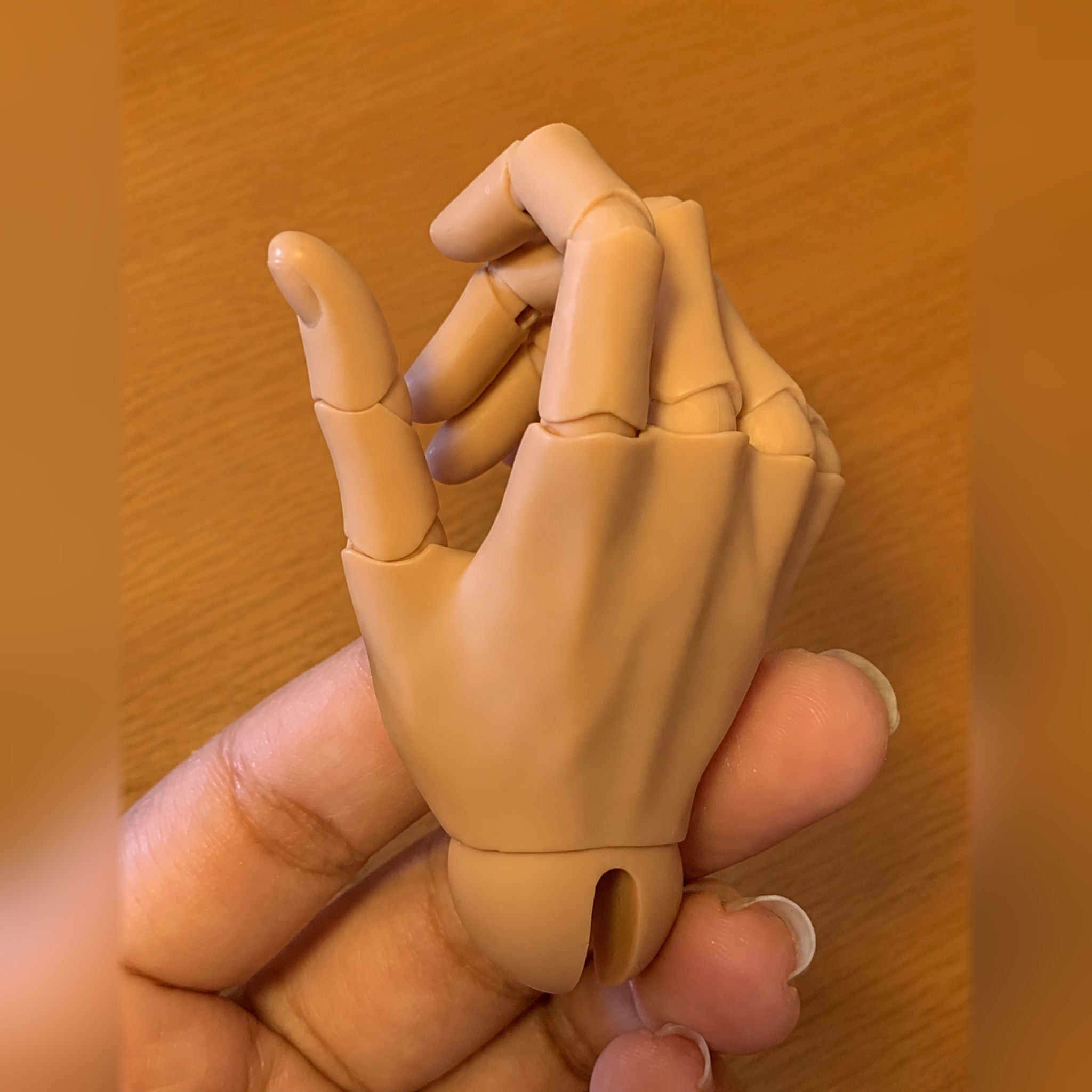 75cm Large Male BJD jointed hand close-up with articulated fingers and realistic hand sculpt